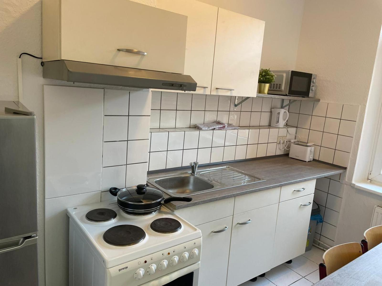 Monteurwohnungen In Linden-mitte, Nahe Der B6 Appartement